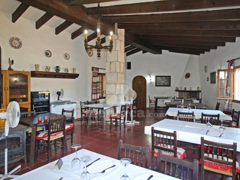 1 sovrum Restaurang/Bar till salu i Cala Galdana med garage - 1 065 000 € (Ref: 7986140)