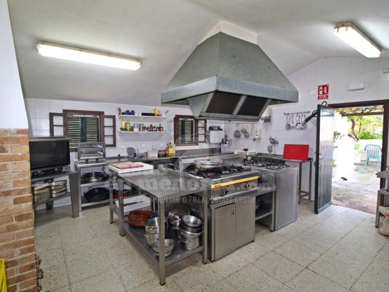 1 sovrum Restaurang/Bar till salu i Cala Galdana med garage - 1 065 000 € (Ref: 7986140)