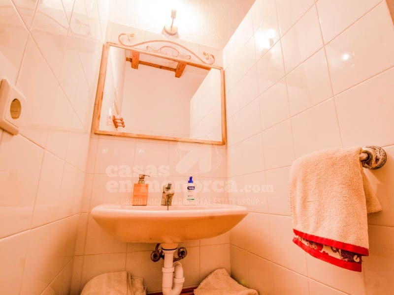 Commercial for sale in Mahon / Mao - € 180,000 (Ref: 7986141)