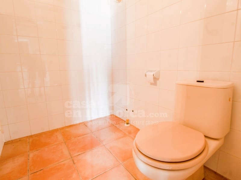 Commercial for sale in Mahon / Mao - € 180,000 (Ref: 7986141)