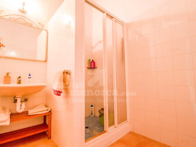 Commercial for sale in Mahon / Mao - € 180,000 (Ref: 7986141)