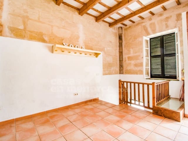 Commercial for sale in Mahón / Maó - € 180,000 (Ref: 7986141)