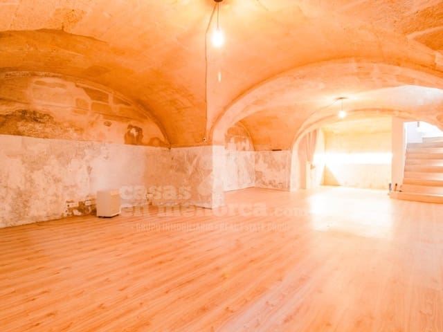 Commercial for sale in Mahón / Maó - € 180,000 (Ref: 7986141)