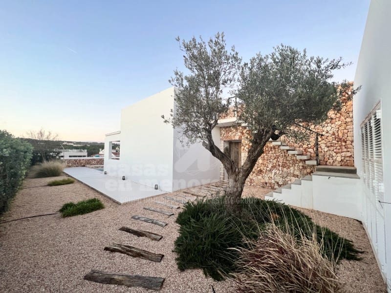 3 soverom Villa til salgs i Punta Grossa med svømmebasseng - € 1 200 000 (Ref: 7986142)