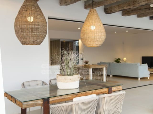 3 soveværelse Villa til salg i Punta Grossa, Es Mercadal med swimmingpool - € 1.200.000 (Ref: 7986142)