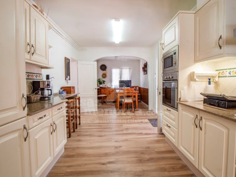 5 soveværelse Byhus til salg i Es Castell med swimmingpool garage - € 745.000 (Ref: 7986146)