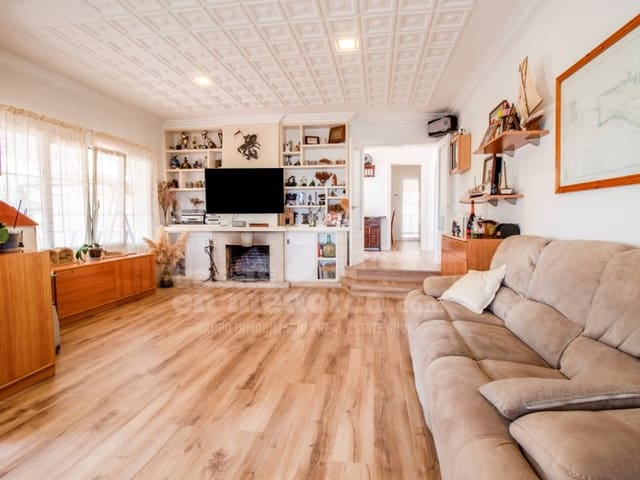 5 bedroom Townhouse for sale in Son Vilar, Es Castell with pool garage - € 745,000 (Ref: 7986146)