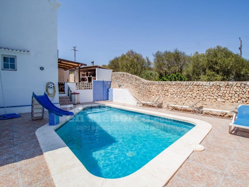 5 soveværelse Byhus til salg i Es Castell med swimmingpool garage - € 745.000 (Ref: 7986146)