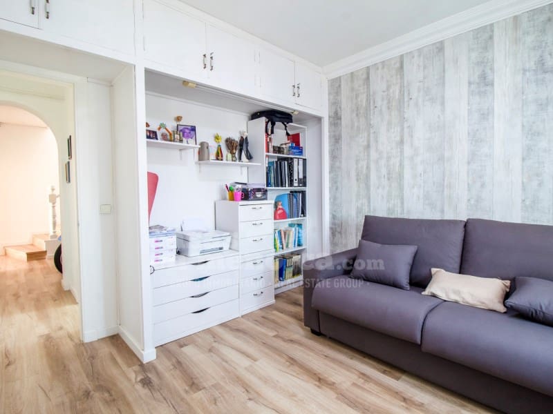 5 soveværelse Byhus til salg i Es Castell med swimmingpool garage - € 745.000 (Ref: 7986146)