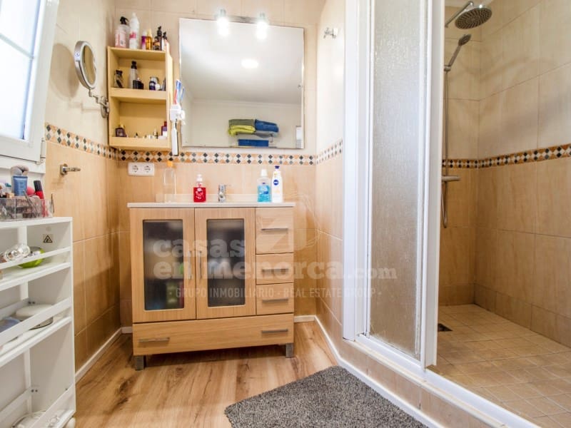 5 soveværelse Byhus til salg i Es Castell med swimmingpool garage - € 745.000 (Ref: 7986146)