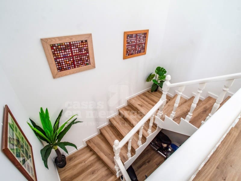 5 soveværelse Byhus til salg i Es Castell med swimmingpool garage - € 745.000 (Ref: 7986146)