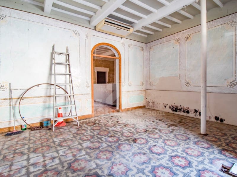 4 bedroom Townhouse for sale in Es Castell - € 299,000 (Ref: 8148396)