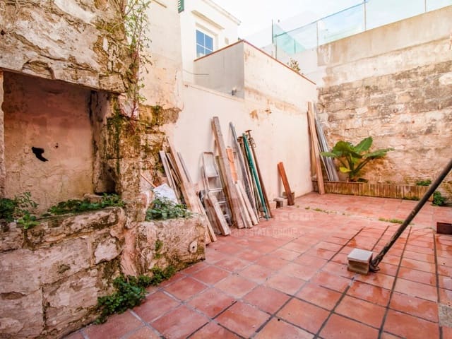 4 soveværelse Byhus til salg i Es Castell - € 299.000 (Ref: 8148396)