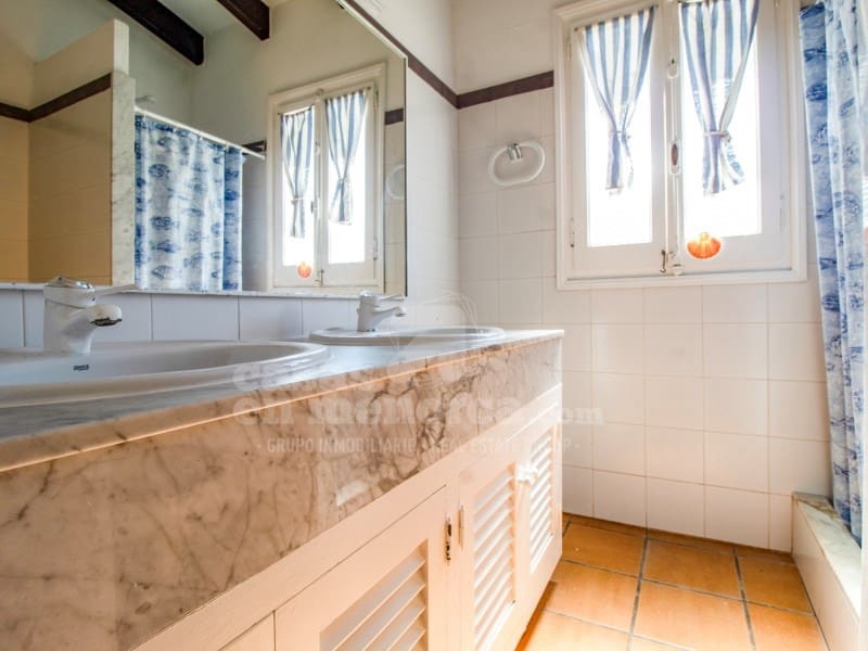 5 soverom Villa til salgs i San Luis / Sant Lluis med svømmebasseng garasje - € 1 250 000 (Ref: 8295591)