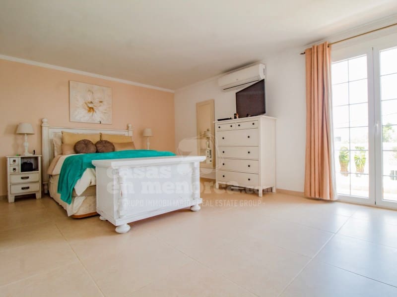 4 makuuhuone Maalaistalo myytävänä paikassa Llucmacanes mukana uima-altaan - 899 000 € (Ref: 8298298)