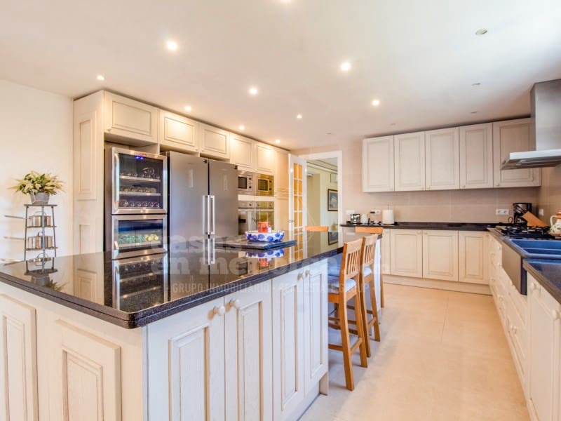 4 makuuhuone Maalaistalo myytävänä paikassa Llucmacanes mukana uima-altaan - 899 000 € (Ref: 8298298)