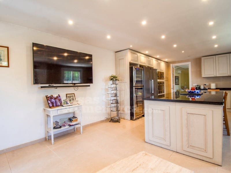 4 makuuhuone Maalaistalo myytävänä paikassa Llucmacanes mukana uima-altaan - 899 000 € (Ref: 8298298)