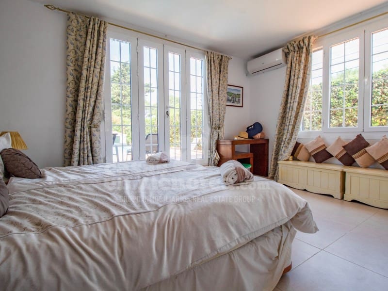 4 makuuhuone Maalaistalo myytävänä paikassa Llucmacanes mukana uima-altaan - 899 000 € (Ref: 8298298)