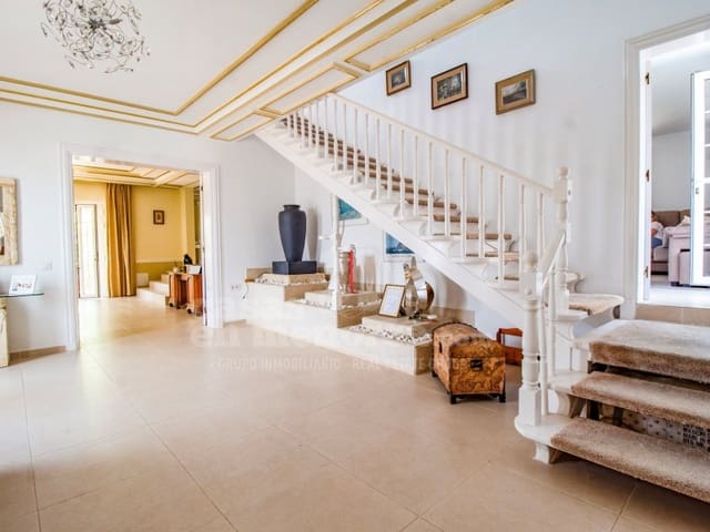 4 bedroom Finca/Country House for sale in Llucmaçanes, Mahón / Maó with pool - € 899,000 (Ref: 8298298)