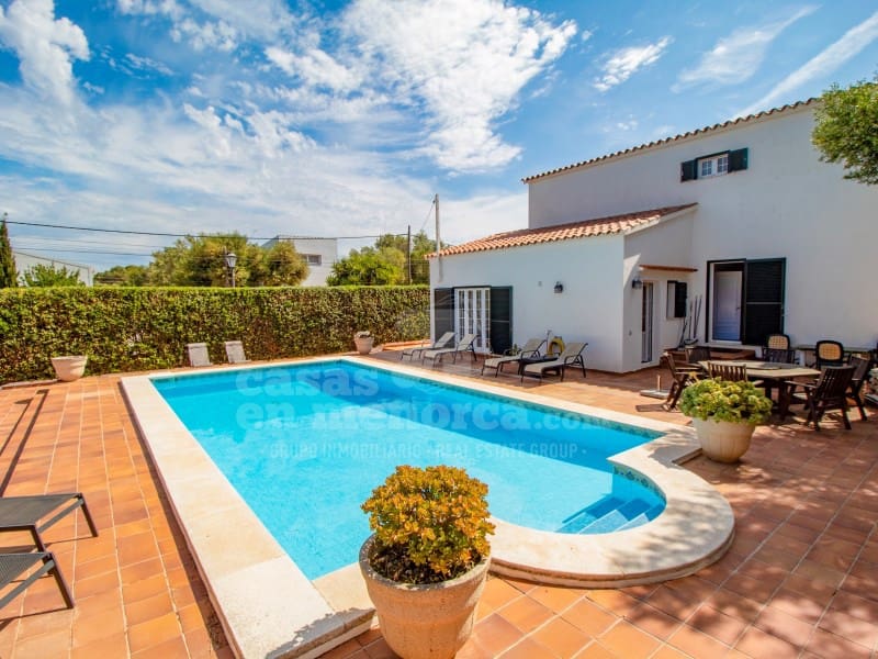 4 makuuhuone Maalaistalo myytävänä paikassa Llucmacanes mukana uima-altaan - 899 000 € (Ref: 8298298)