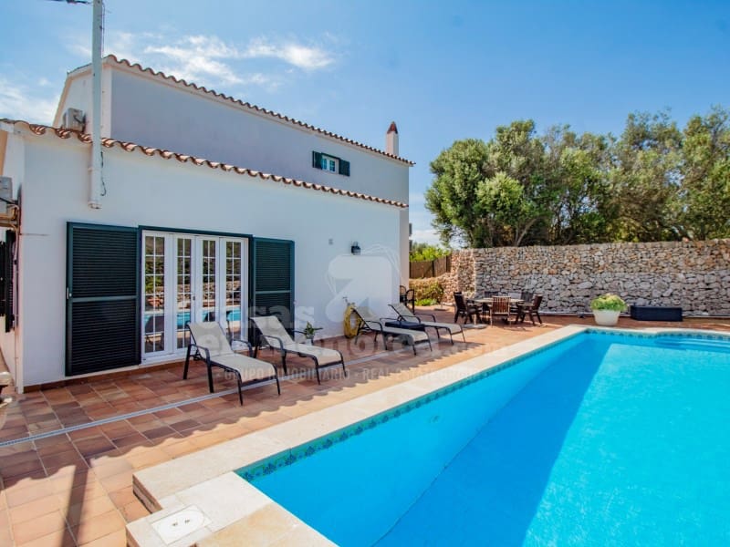 4 makuuhuone Maalaistalo myytävänä paikassa Llucmacanes mukana uima-altaan - 899 000 € (Ref: 8298298)