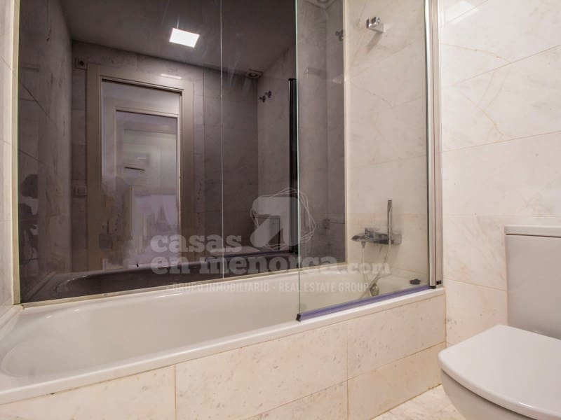 2 soveværelse Lejlighed til salg i Mahon / Mao med swimmingpool - € 485.000 (Ref: 8340291)