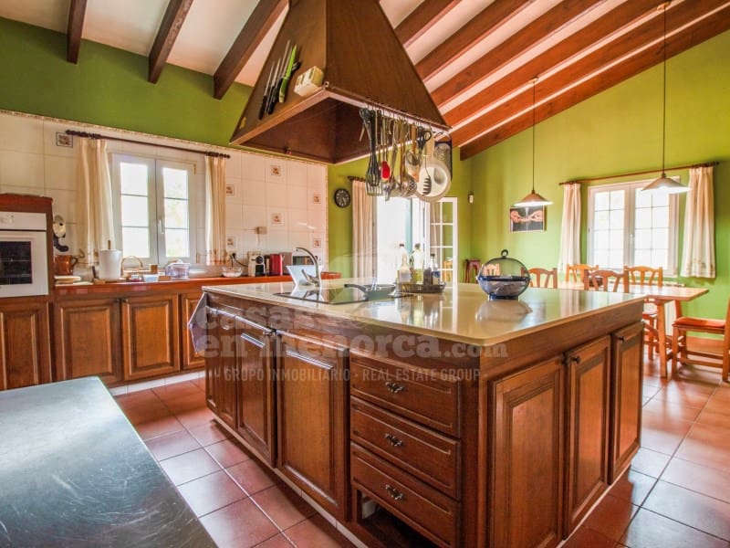 10 quarto Quinta/Casa Rural para venda em Llucmacanes com piscina garagem - 2 500 000 € (Ref: 8440773)