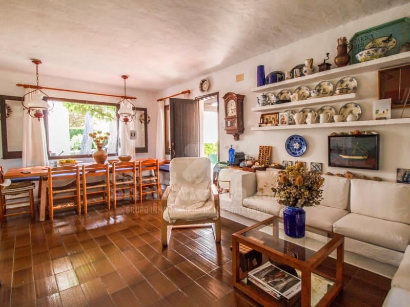 7 soveværelse Villa til salg i Binibeca med swimmingpool garage - € 1.350.000 (Ref: 8477981)