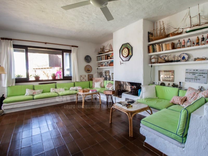 7 soveværelse Villa til salg i Binibeca med swimmingpool garage - € 1.350.000 (Ref: 8477981)