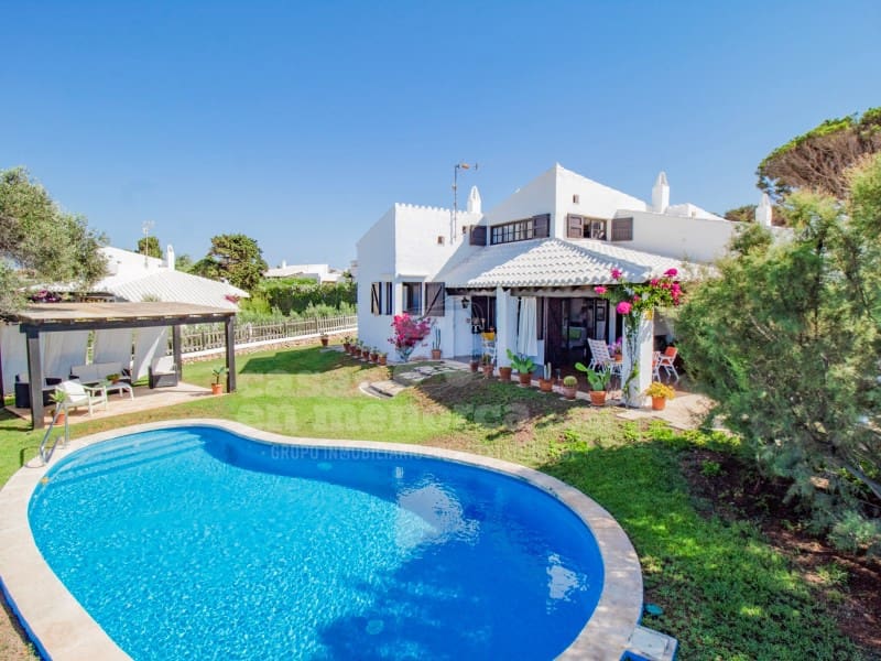 7 soveværelse Villa til salg i Binibeca med swimmingpool garage - € 1.350.000 (Ref: 8477981)