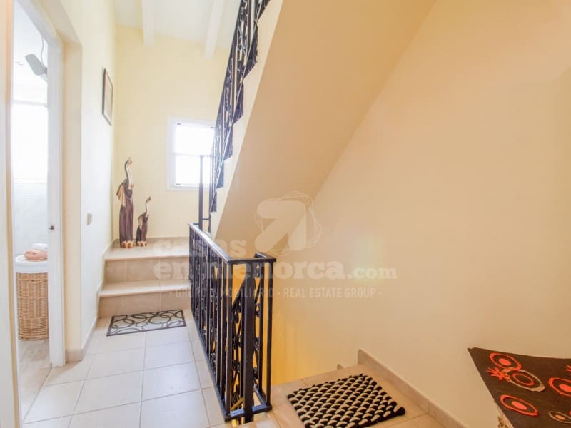 7 slaapkamer Villa te koop in Es Castell met zwembad - € 980.000 (Ref: 8500621)