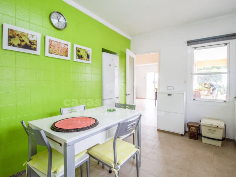 7 slaapkamer Villa te koop in Es Castell met zwembad - € 980.000 (Ref: 8500621)