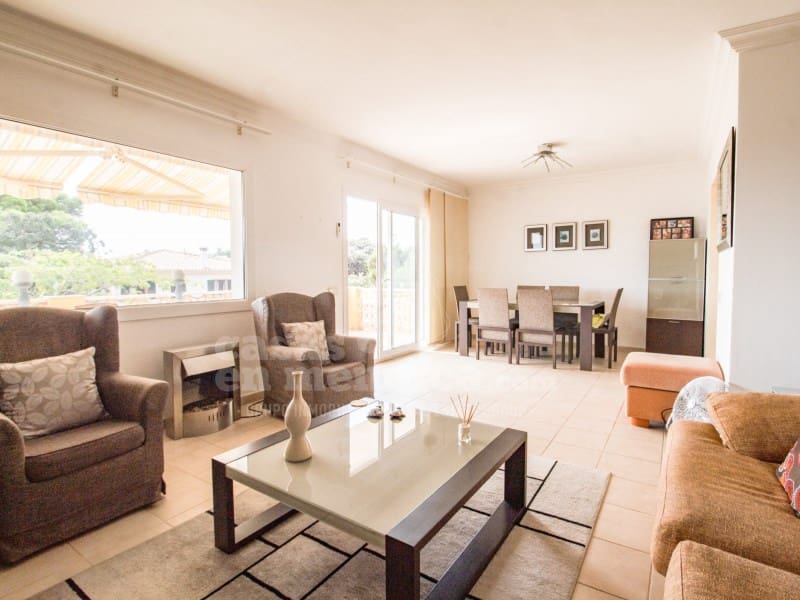 7 slaapkamer Villa te koop in Es Castell met zwembad - € 980.000 (Ref: 8500621)