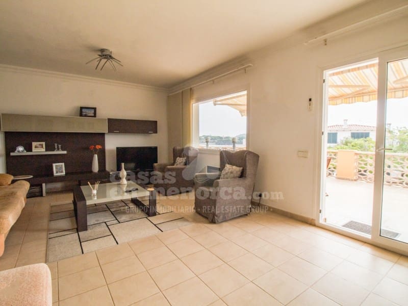 7 slaapkamer Villa te koop in Es Castell met zwembad - € 980.000 (Ref: 8500621)