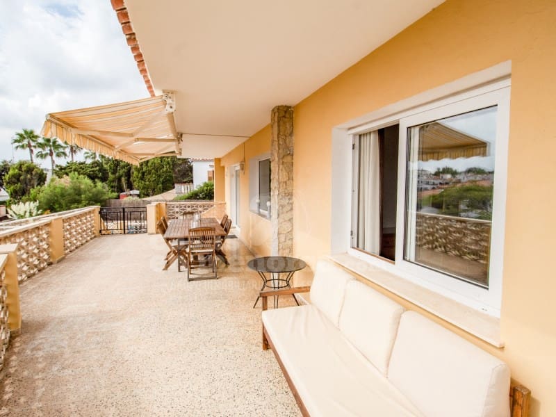 7 slaapkamer Villa te koop in Es Castell met zwembad - € 980.000 (Ref: 8500621)