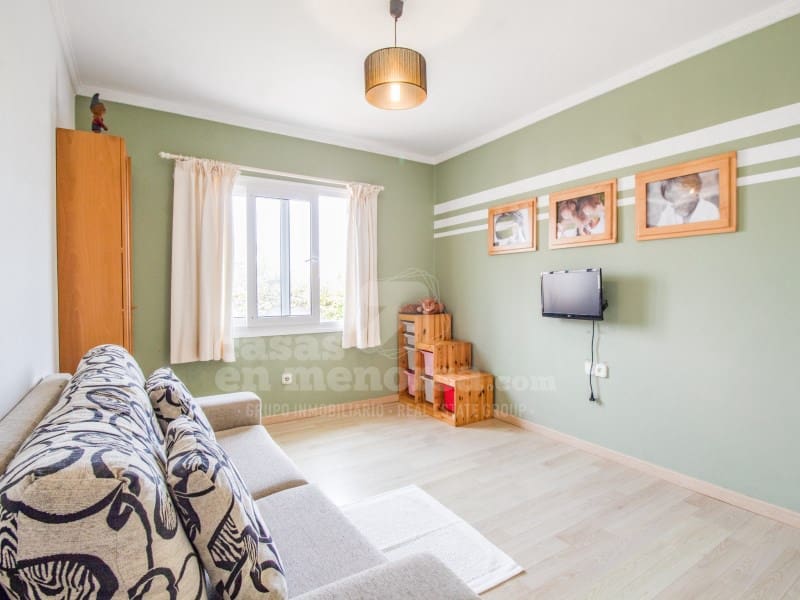 7 slaapkamer Villa te koop in Es Castell met zwembad - € 980.000 (Ref: 8500621)