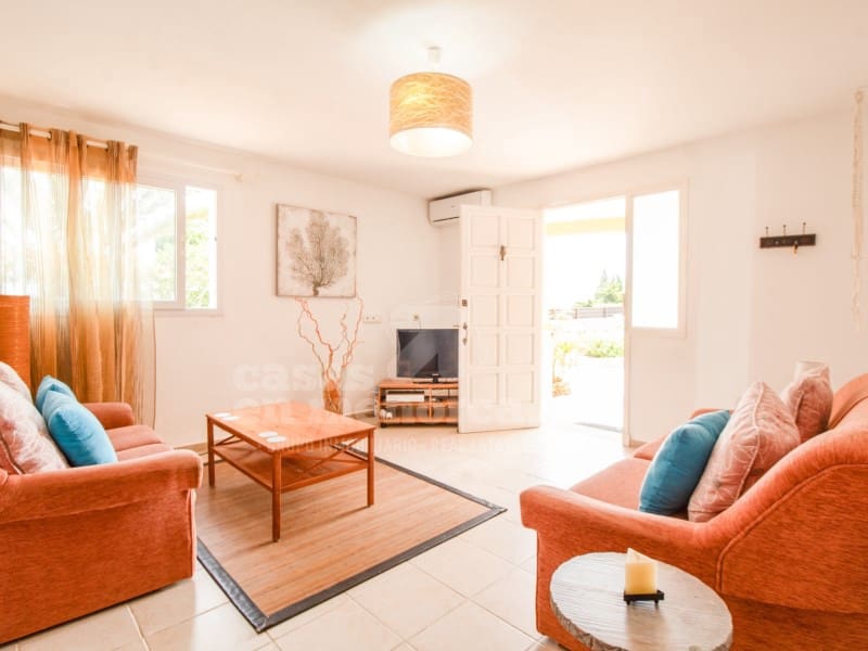 7 slaapkamer Villa te koop in Es Castell met zwembad - € 980.000 (Ref: 8500621)