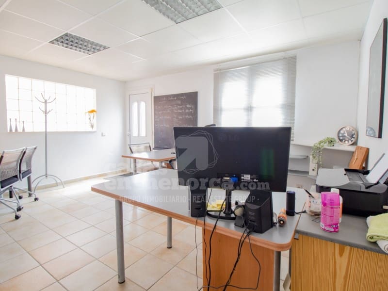 7 slaapkamer Villa te koop in Es Castell met zwembad - € 980.000 (Ref: 8500621)