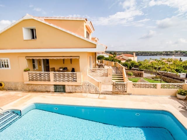 7 soverom Villa til salgs i Es Castell med svømmebasseng - € 980 000 (Ref: 8500621)