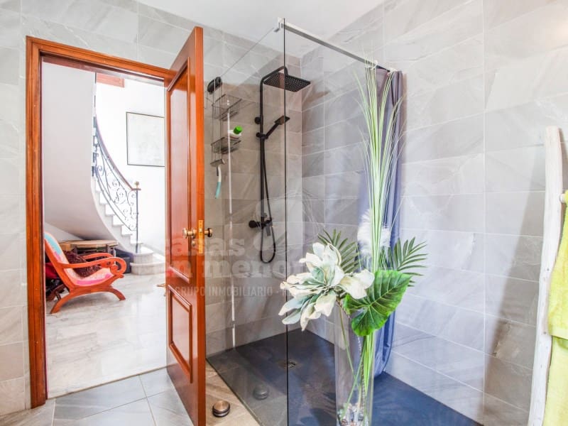 4 camera da letto Villa in vendita in Cala Blanca con piscina garage - 850.000 € (Rif: 8538794)