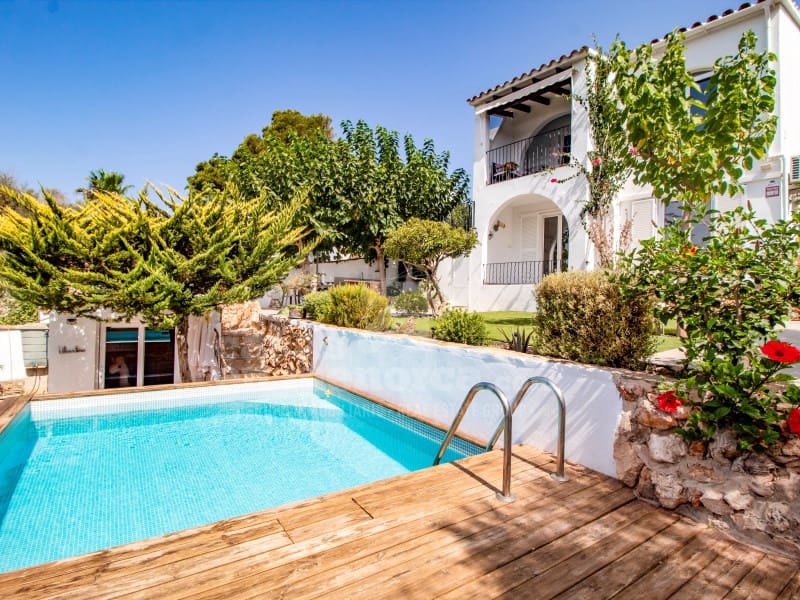 3 soveværelse Finca/Landehus til salg i Cala Blanca med swimmingpool garage - € 1.050.000 (Ref: 8547358)