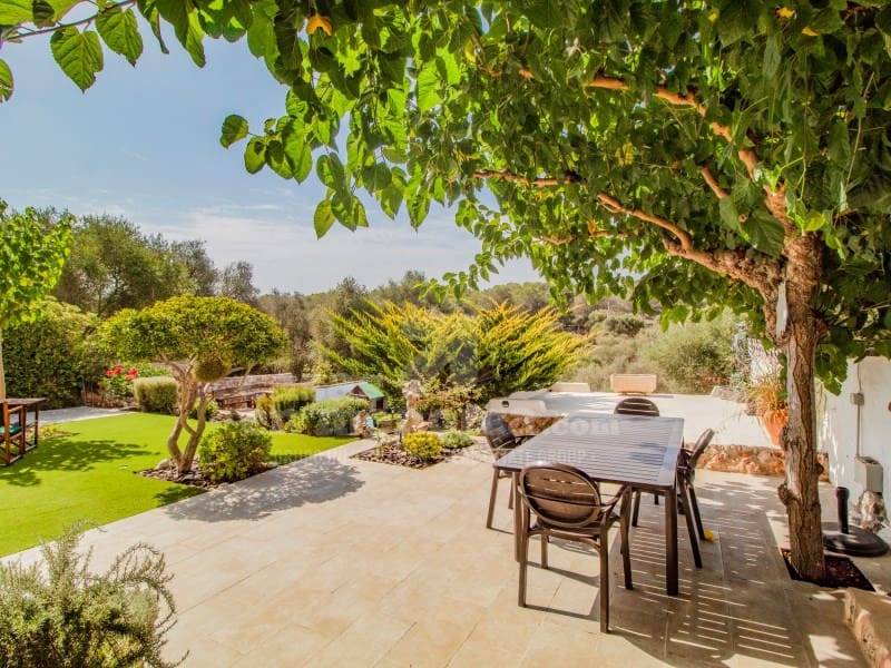 3 soveværelse Finca/Landehus til salg i Cala Blanca med swimmingpool garage - € 1.050.000 (Ref: 8547358)