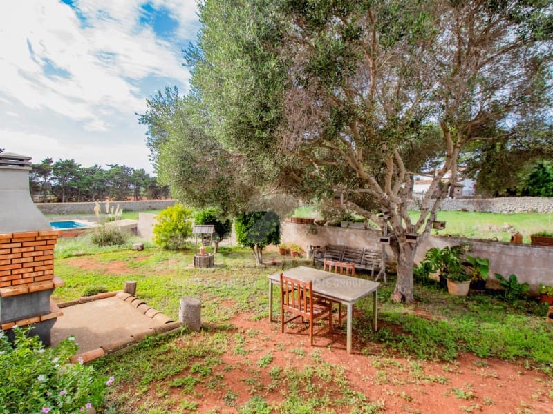 6 soveværelse Finca/Landehus til salg i Mahon / Mao med swimmingpool garage - € 1.800.000 (Ref: 8572431)