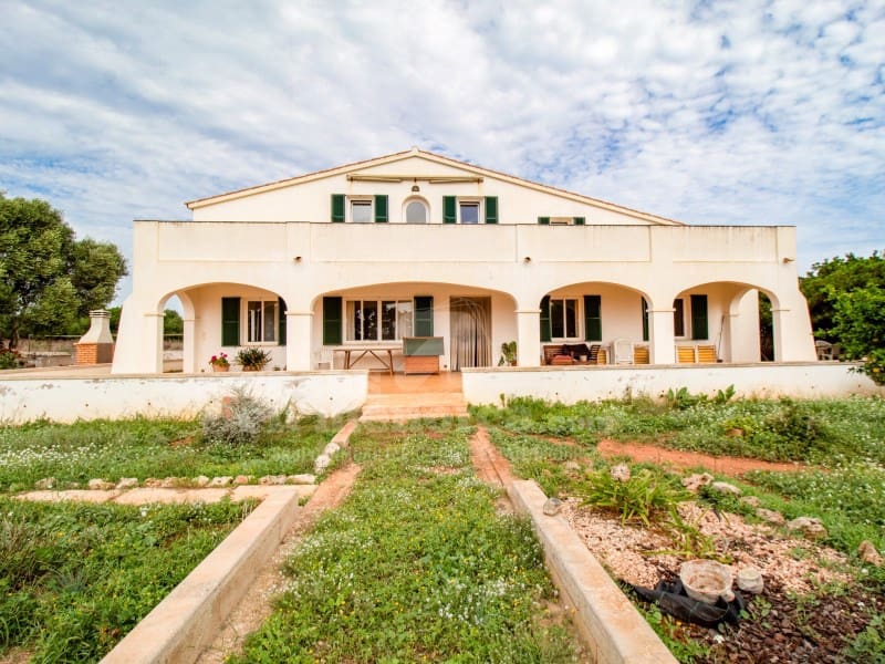 6 soveværelse Finca/Landehus til salg i Mahon / Mao med swimmingpool garage - € 1.800.000 (Ref: 8572431)