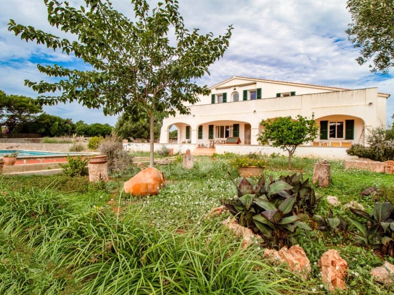 6 soveværelse Finca/Landehus til salg i Mahon / Mao med swimmingpool garage - € 1.800.000 (Ref: 8572431)