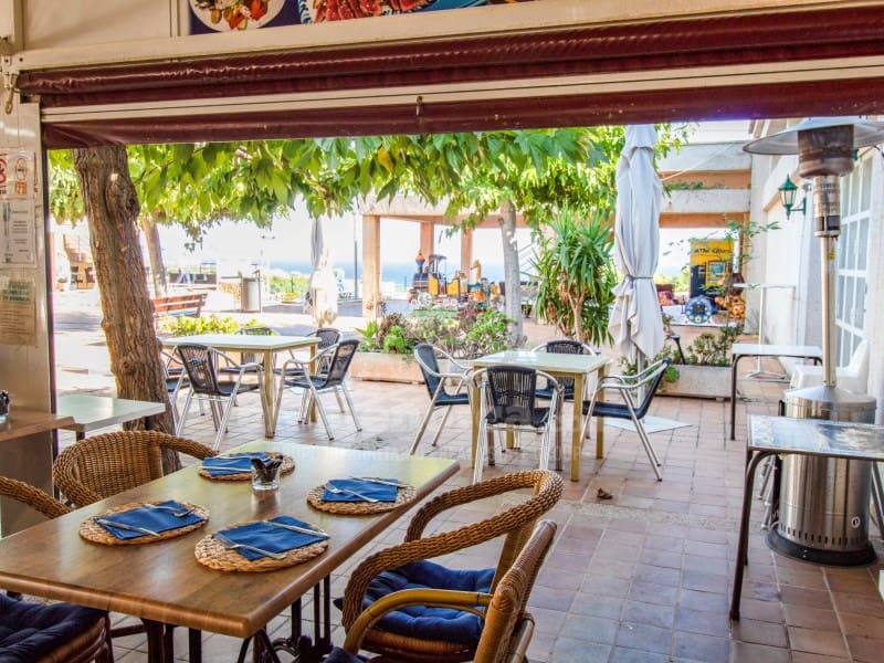 Ravintola/baari myytävänä paikassa Coves Noves - 300 000 € (Ref: 8595510)