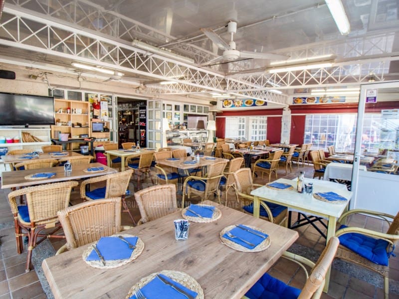 Ravintola/baari myytävänä paikassa Coves Noves - 300 000 € (Ref: 8595510)