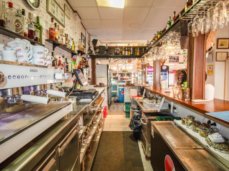 Ravintola/baari myytävänä paikassa Coves Noves - 300 000 € (Ref: 8595510)