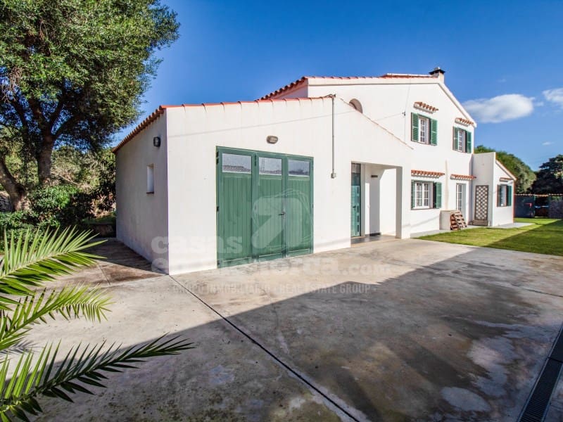 5 slaapkamer Villa te koop in Trebaluger met garage - € 690.000 (Ref: 8665754)