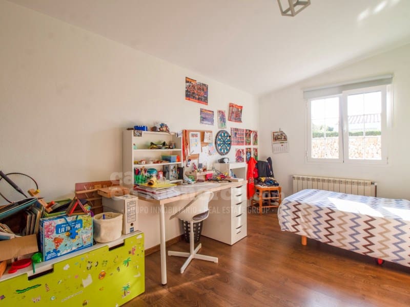 5 slaapkamer Villa te koop in Trebaluger met garage - € 690.000 (Ref: 8665754)